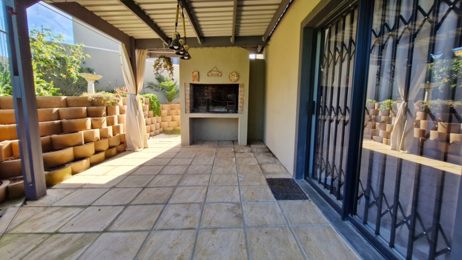 To Let 3 Bedroom Property for Rent in Glen Lilly Western Cape